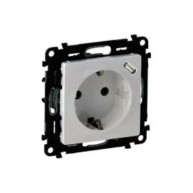   Legrand 753135 - Valena Life 2P+F csatlakozóaljzat+ USB C-túpusú 1,5A-5V-7,5W töltőaljzat, körmös