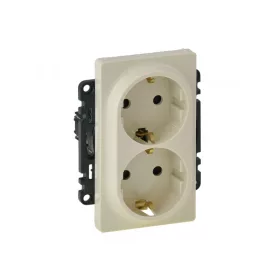  Legrand 753226 - Valena Life 2x2P+F csatlakozóaljzat gyermekvédelemmel, egybeépített burkolattal,